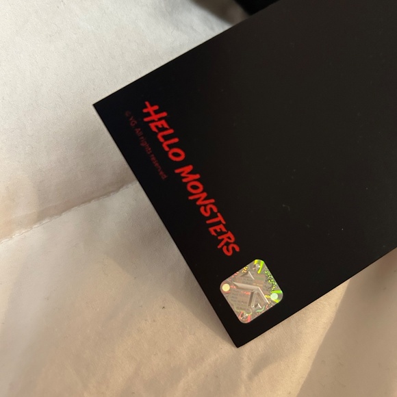 BABYMONSTER EXCLUSIVE YG ORIGINAL BLACK HAT - Picture 6 of 6